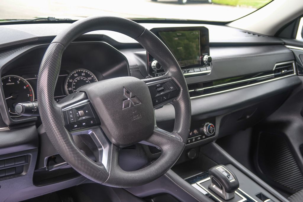 2024 Mitsubishi Outlander ES 2.5 S-AWC