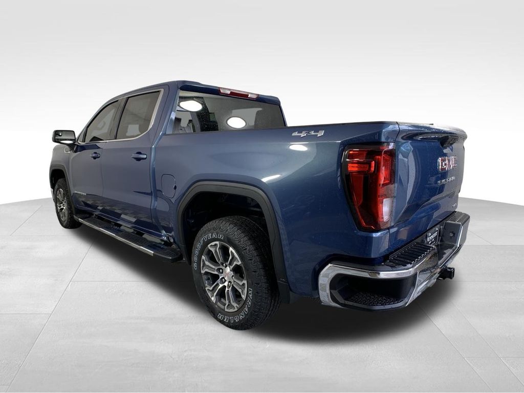 2024 GMC Sierra 1500 SLE 3