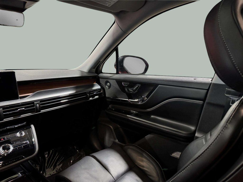 Used 2020 Red Carpet Lincoln Reserve image 23