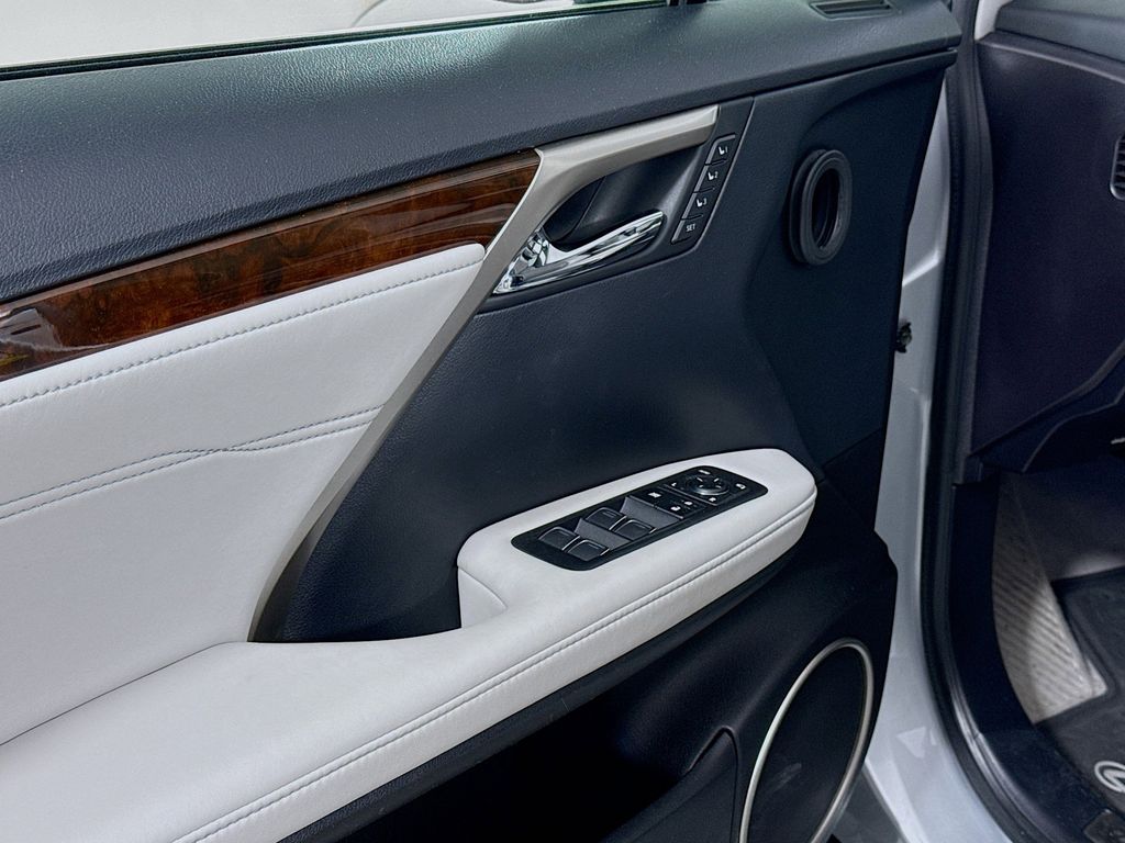 Thumbnail: 2019 Lexus RX - 18