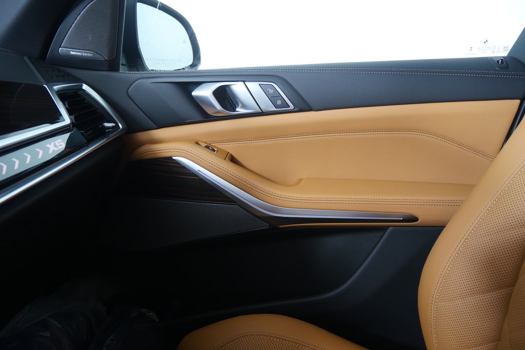 Thumbnail: 2026 BMW X5 - 23