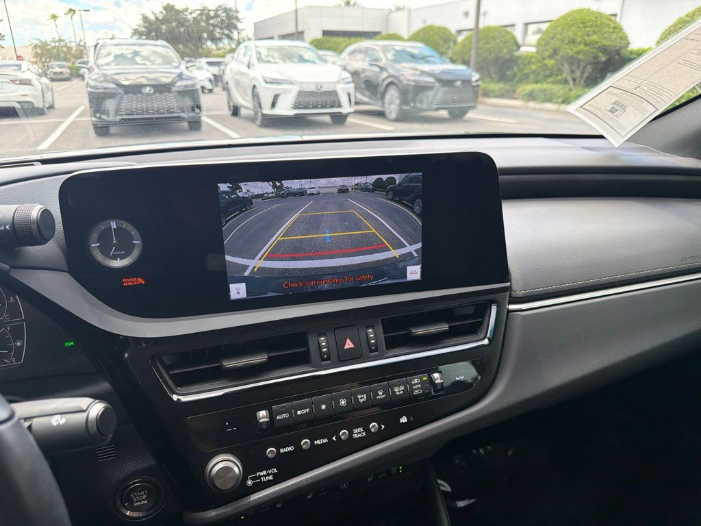 Thumbnail: 2024 Lexus ES - 16
