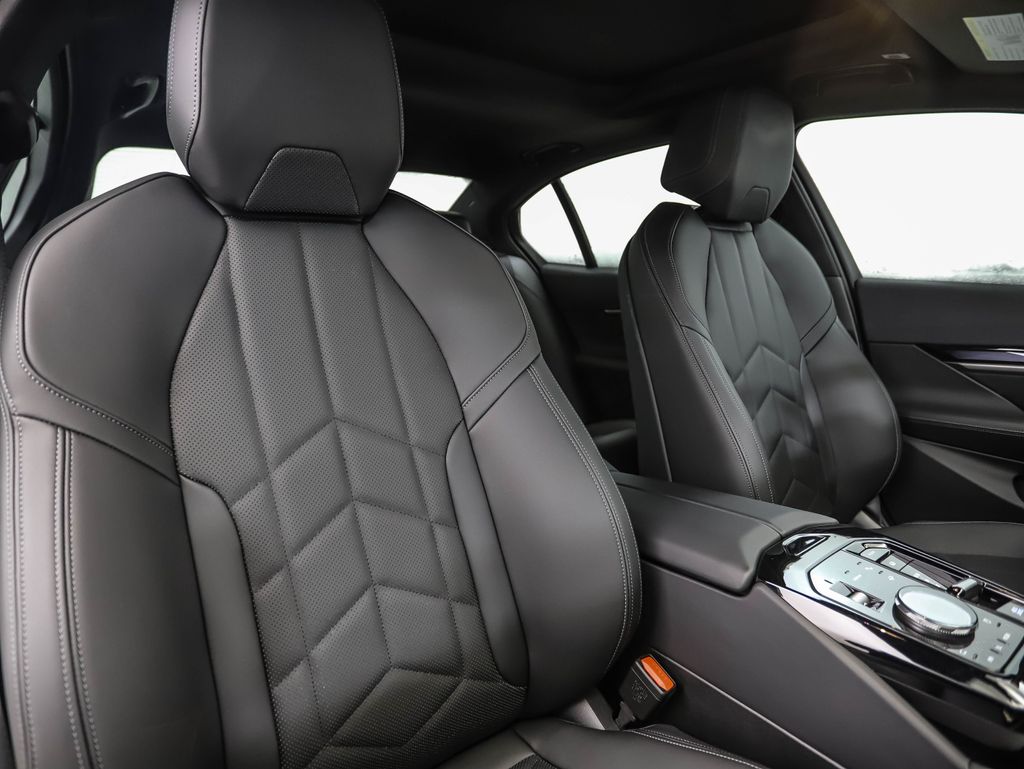 Thumbnail: 2026 BMW i5 - 32