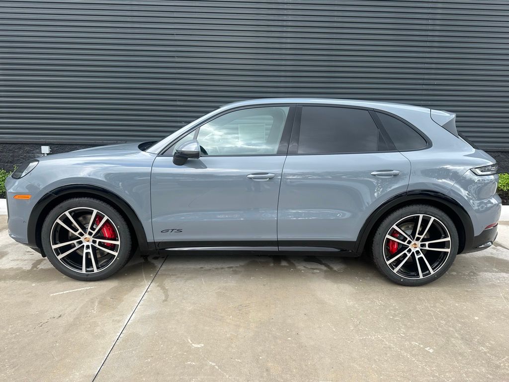 2025 Porsche Cayenne GTS 2