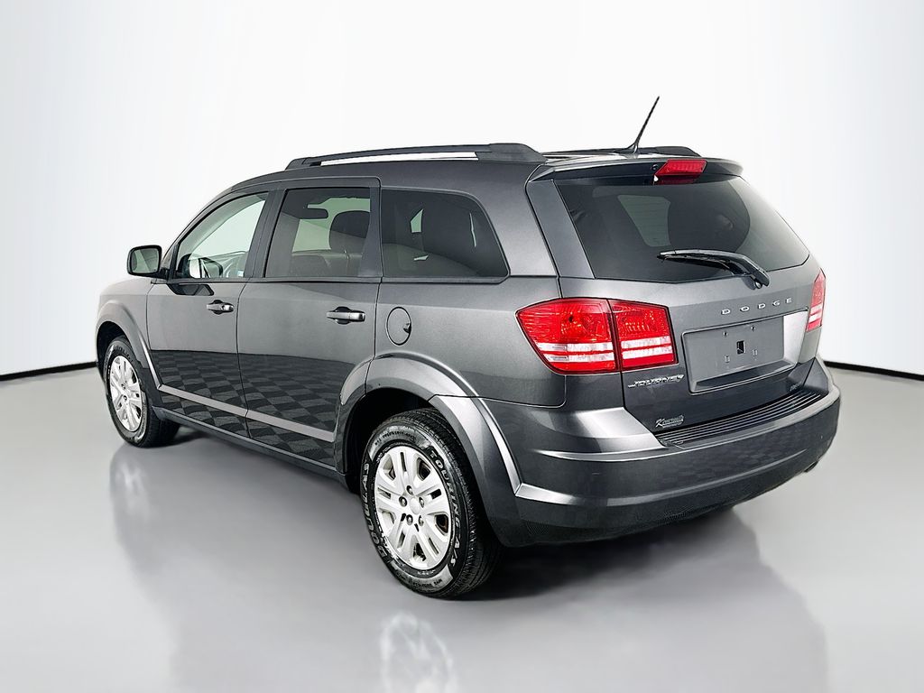 Used 2018 Gray Dodge SE image 5