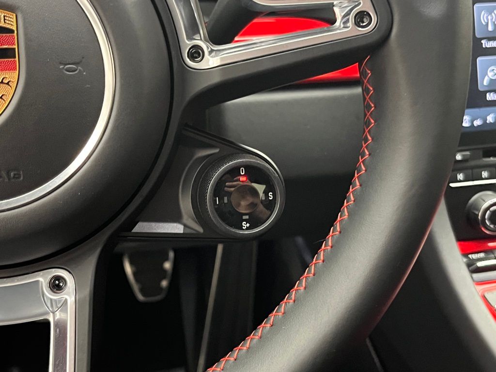 Thumbnail: 2018 Porsche 911 - 15