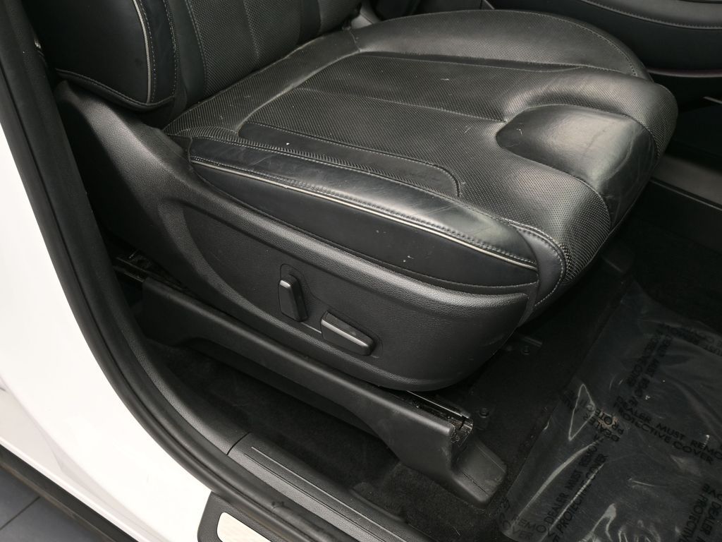 Used 2021 Hyper White Hyundai Limited image 54