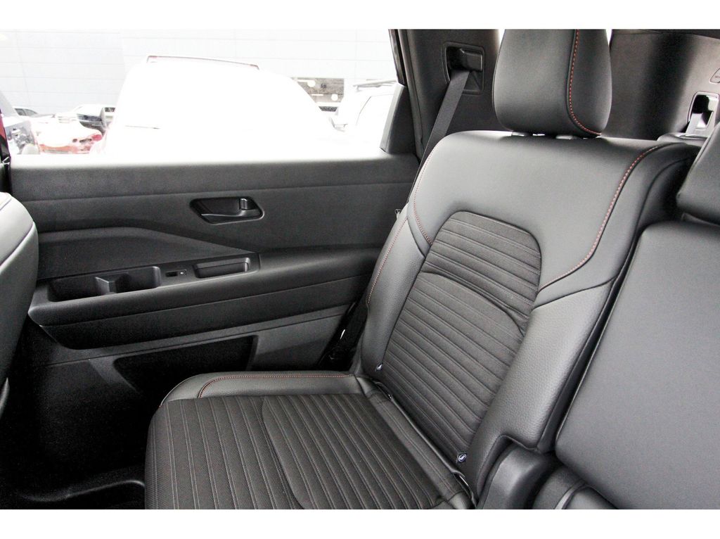 2026 Nissan Pathfinder Rock Creek - 8