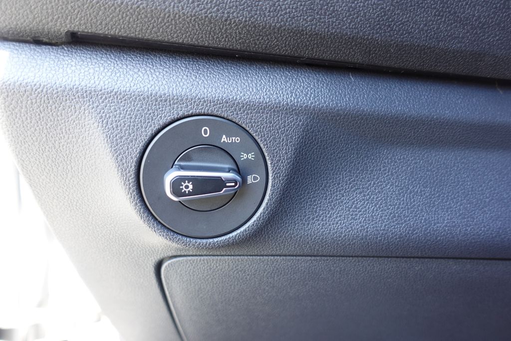 Used 2023 Silver Volkswagen 1.5T Sport image 16