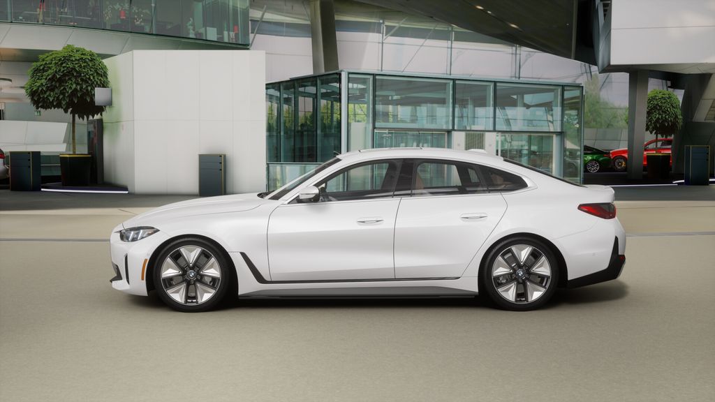 Thumbnail: 2025 BMW i4 - 31