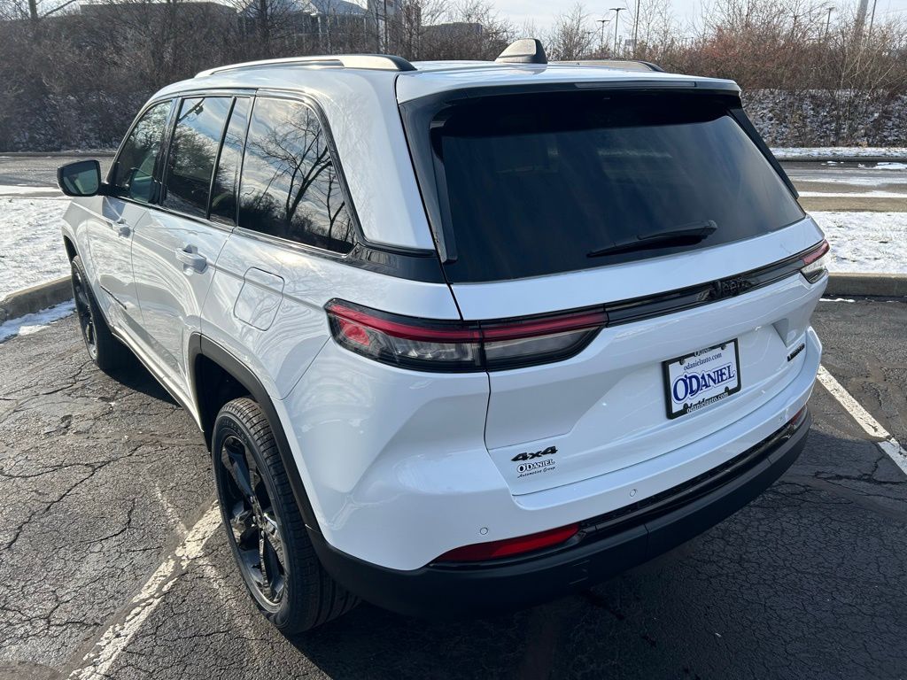 new 2025 Jeep Grand Cherokee car, priced at $44,397