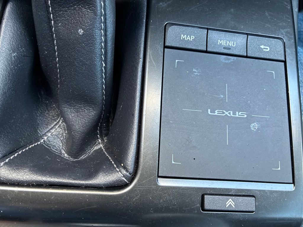 Certified Used 2022 Black Lexus 460 image 18