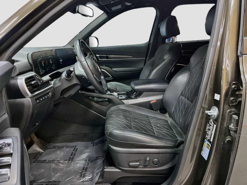Used 2024 Green Kia EX X-Line image 21