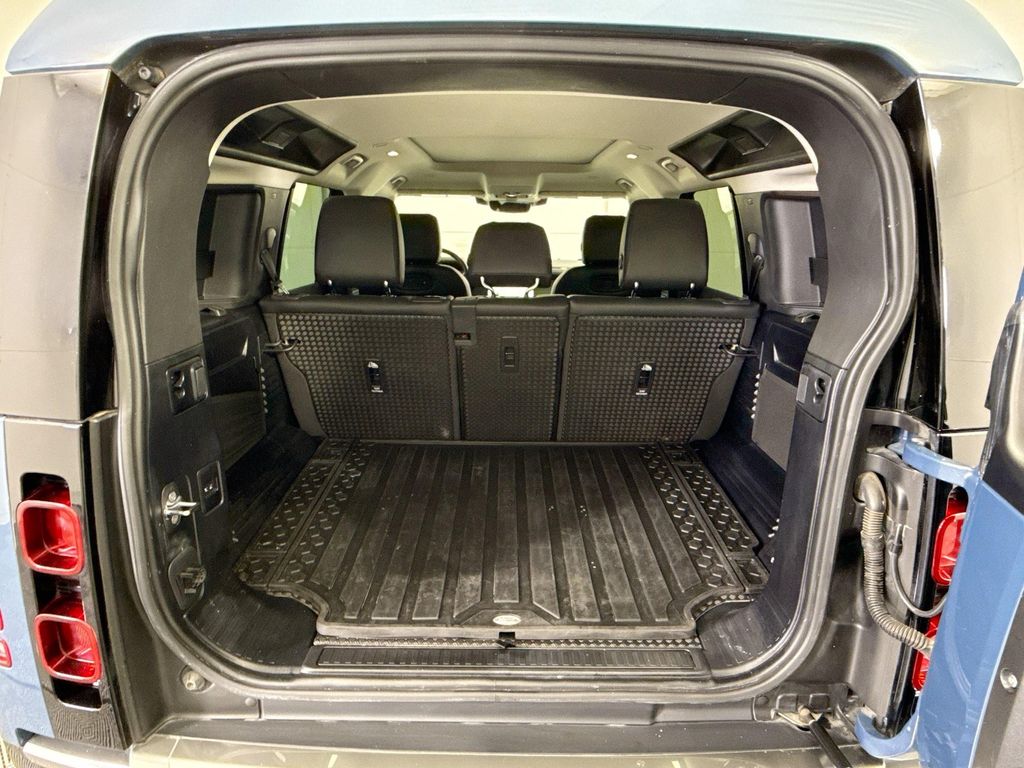 Thumbnail: 2022 Land Rover Defender - 29