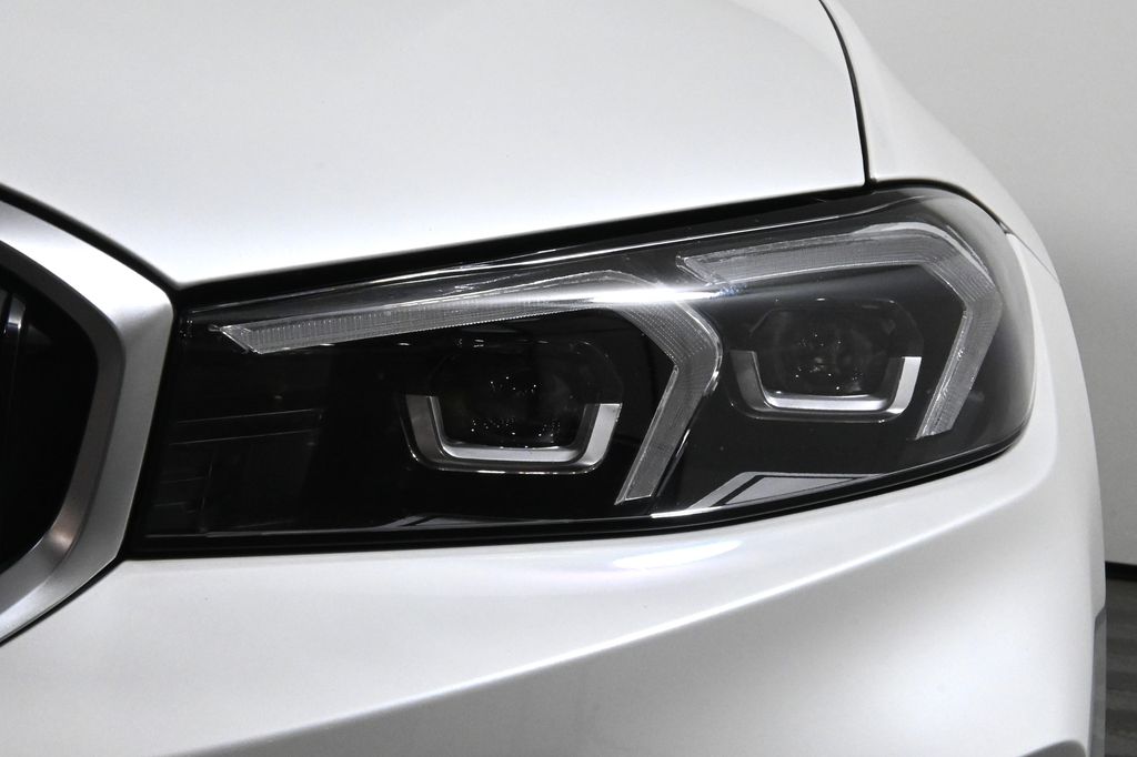 Thumbnail: 2023 BMW 3 Series - 11