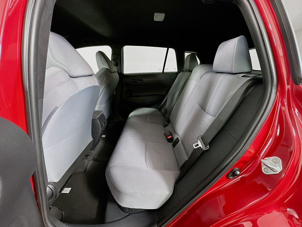 2023 Toyota Corolla Cross SE 23