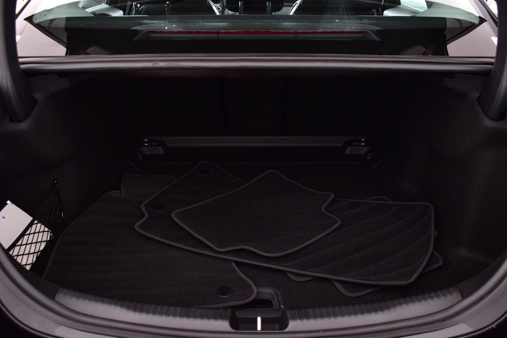 Thumbnail: 2025 Mercedes-Benz C-Class - 32