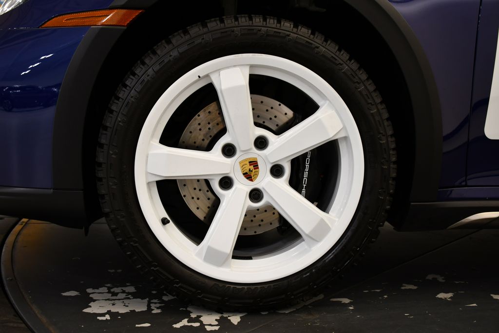 Thumbnail: 2024 Porsche 911 - 16