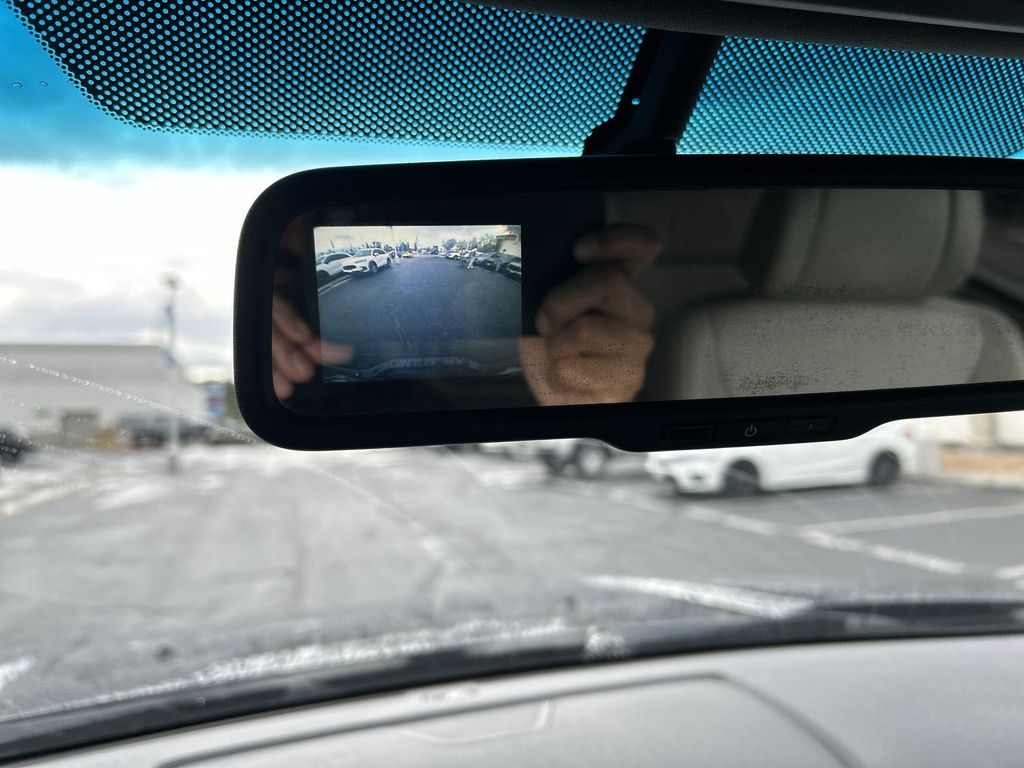 Thumbnail: 2011 Honda Pilot - 17