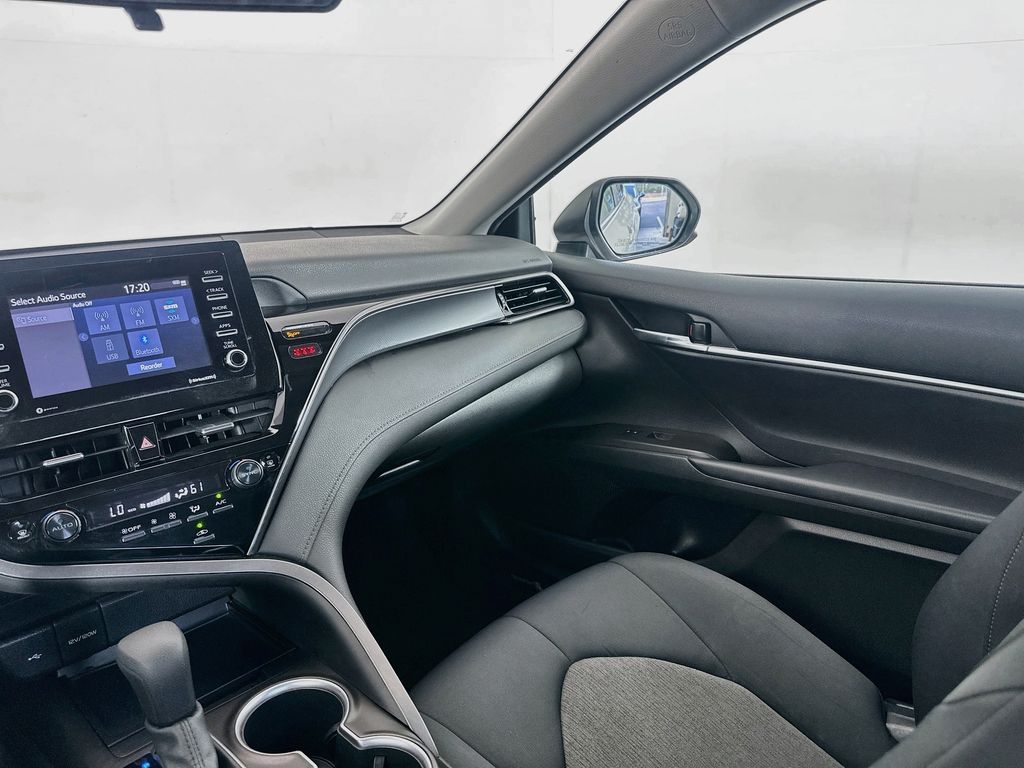 Thumbnail: 2022 Toyota Camry - 22