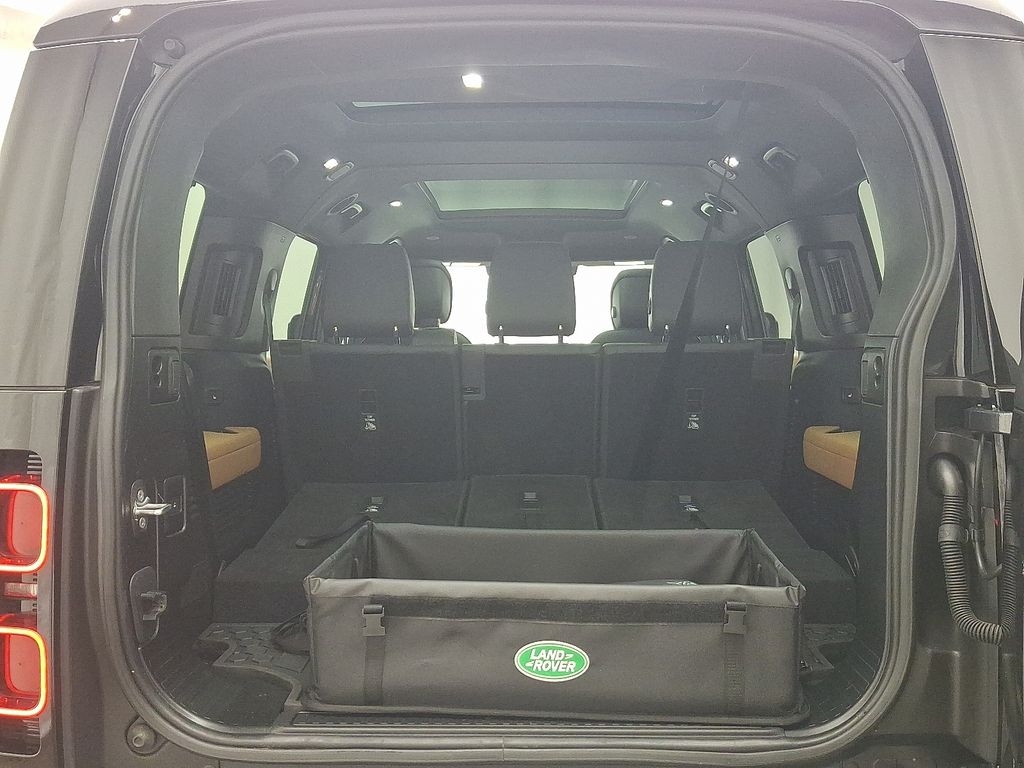 Thumbnail: 2023 Land Rover Defender - 30