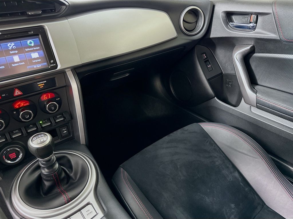 Thumbnail: 2014 Subaru BRZ - 21