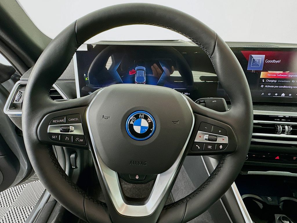 2024 BMW i4 eDrive35 10