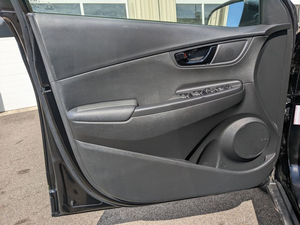 2022 Hyundai Kona SEL - Photo 10