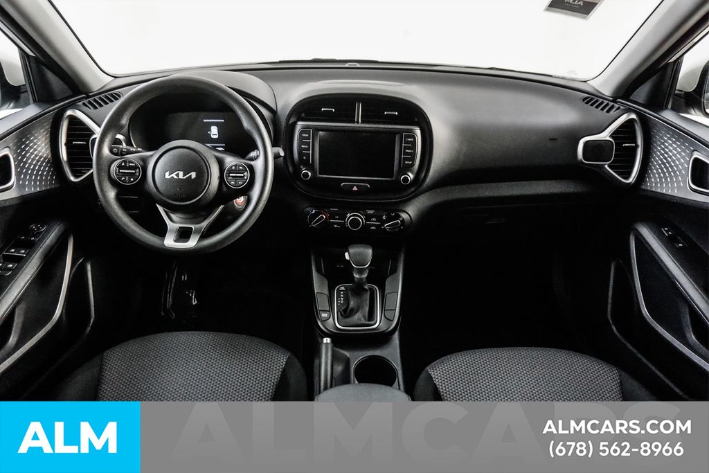Used 2025 White Kia LX image 17