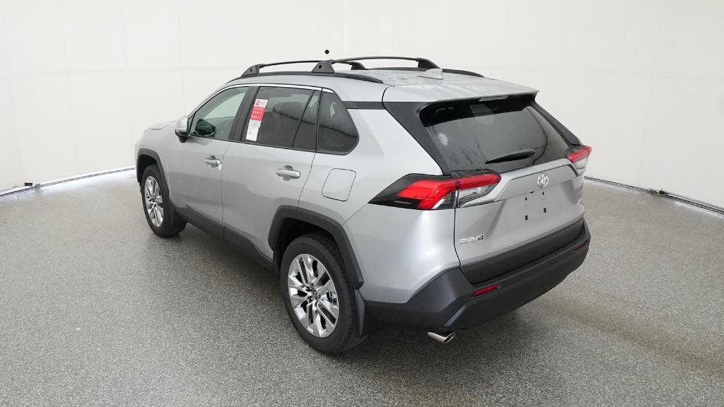 Thumbnail: 2025 Toyota RAV4 - 32