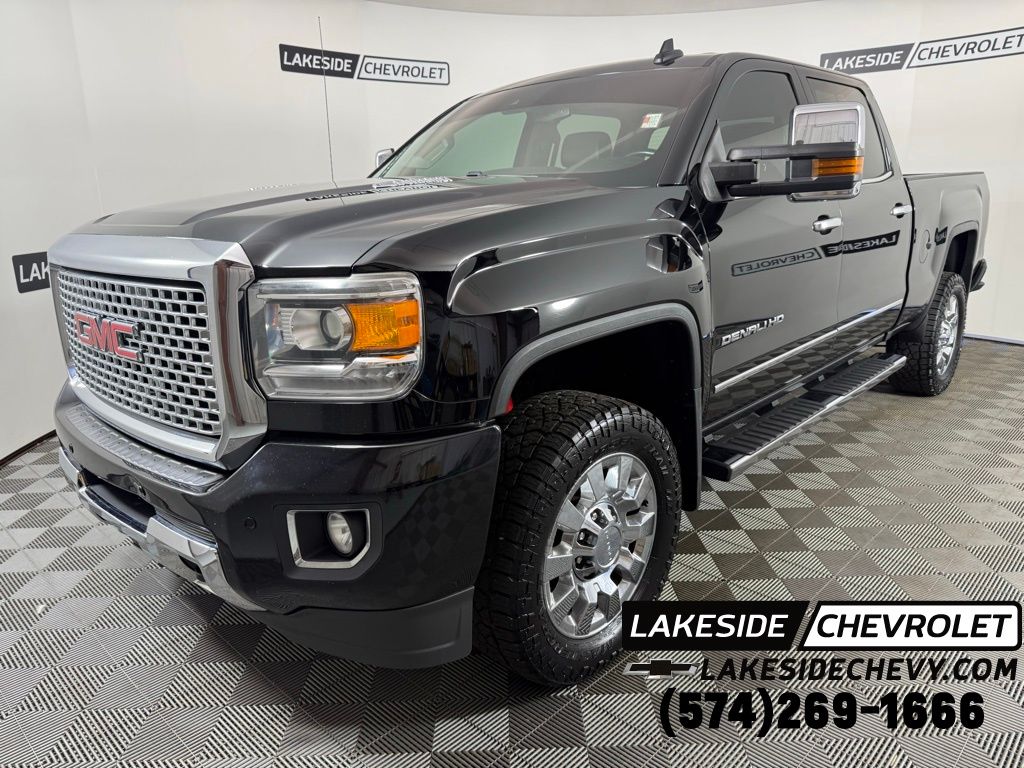 2016 GMC Sierra 2500HD Denali Crew Cab SB 4WD