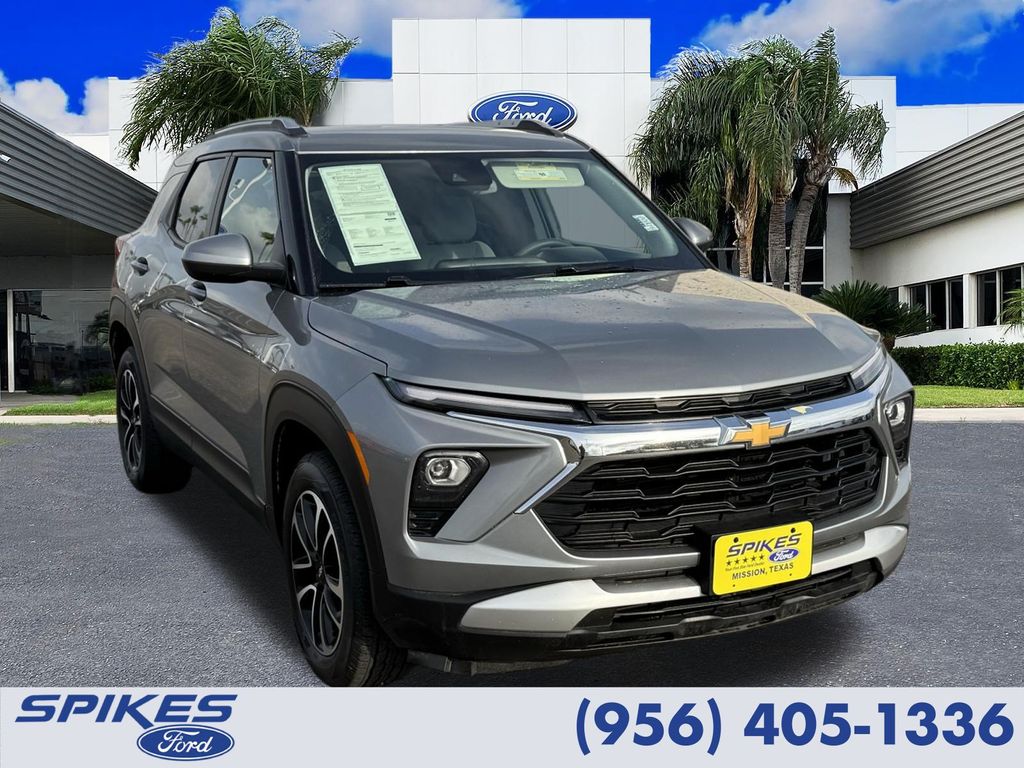 Sterling Gray Metallic 2025 Chevrolet Trailblazer SUV / Crossover Four-Wheel Drive 9-Speed Automatic