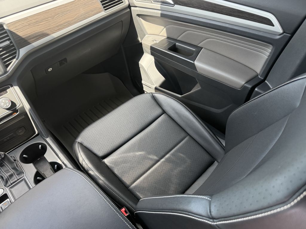 2023 Volkswagen Atlas 2.0T SE Silver at Cook Ford