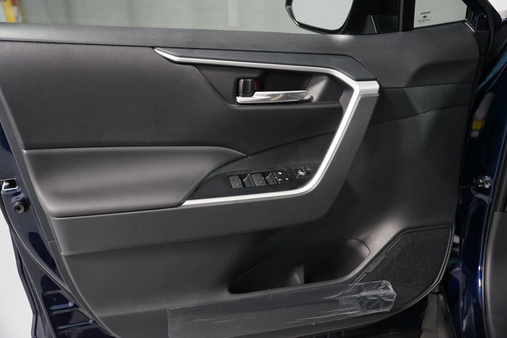 Thumbnail: 2025 Toyota RAV4 - 30