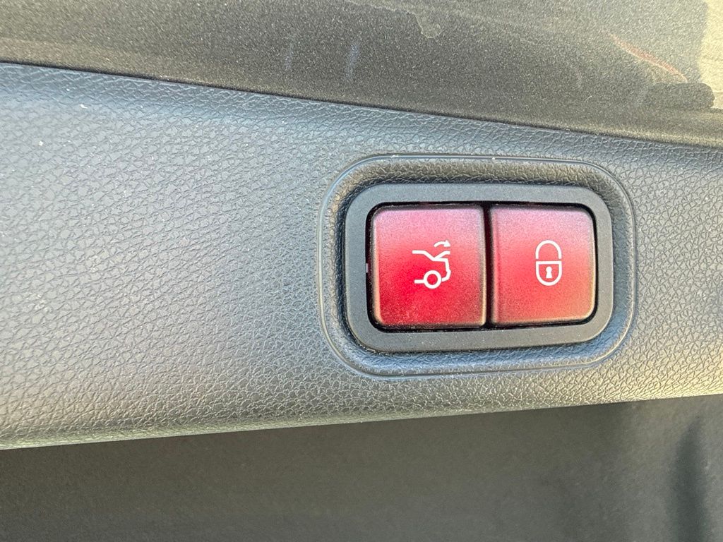 Used 2017 Brown Mercedes-Benz E 300 image 10