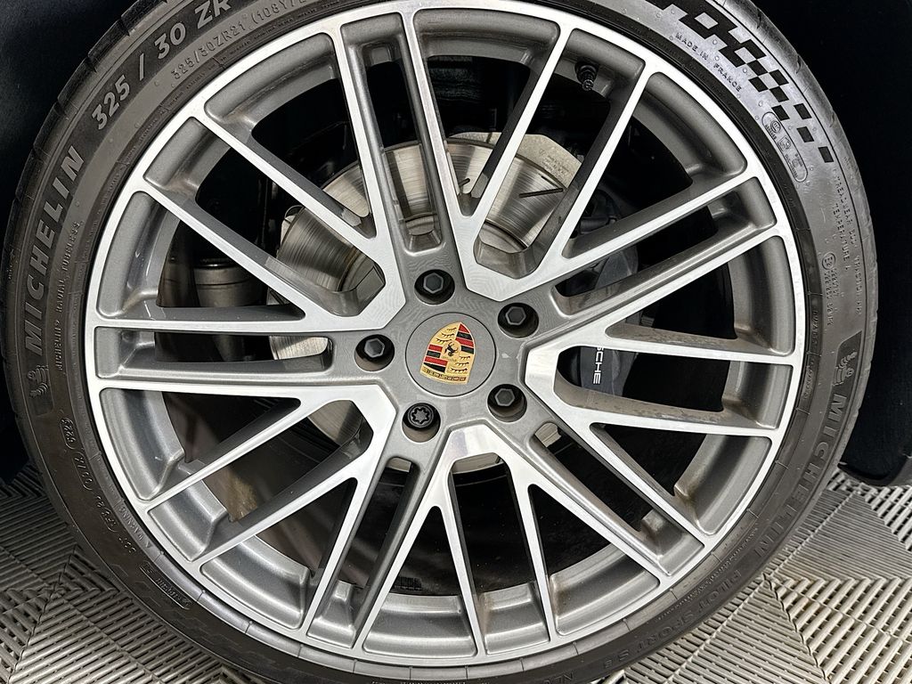Thumbnail: 2024 Porsche Panamera - 32