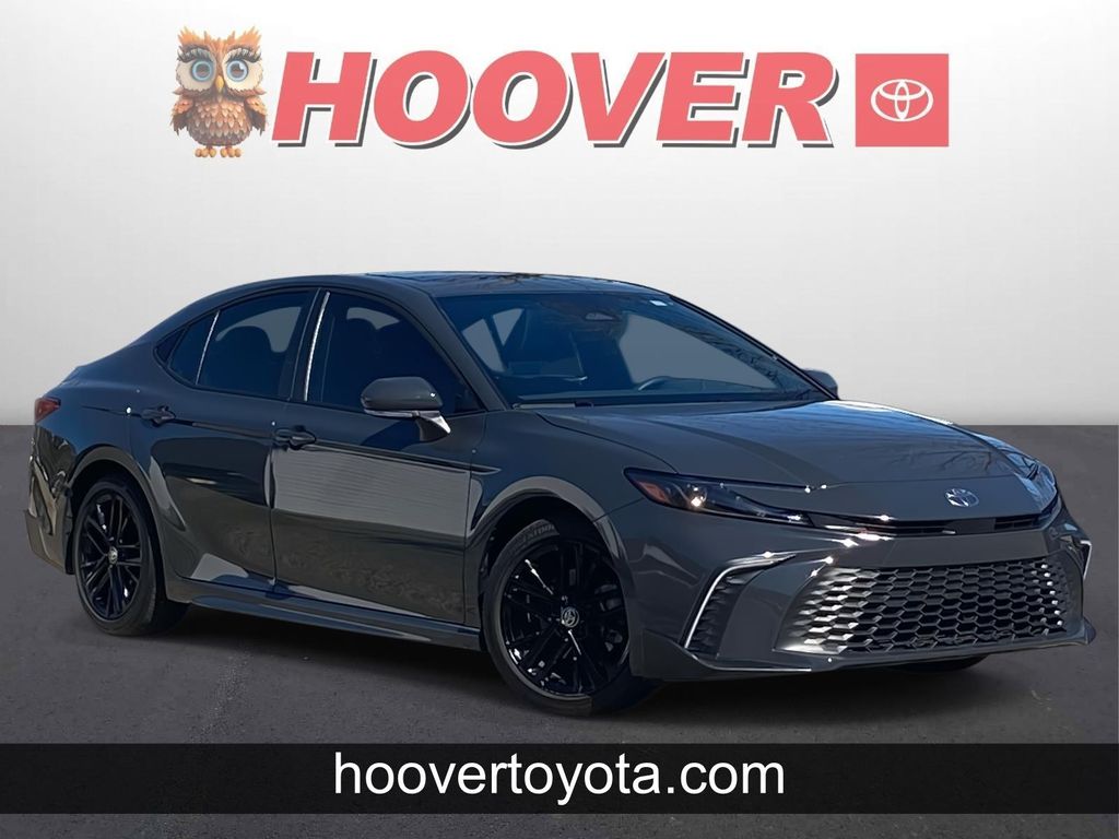 2025 Toyota Camry SE FWD