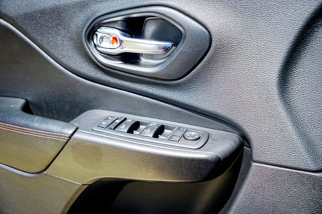 Used Car 2020 Jeep Cherokee  Trailhawk For Sale Under $30,000 In Taylor, Texas