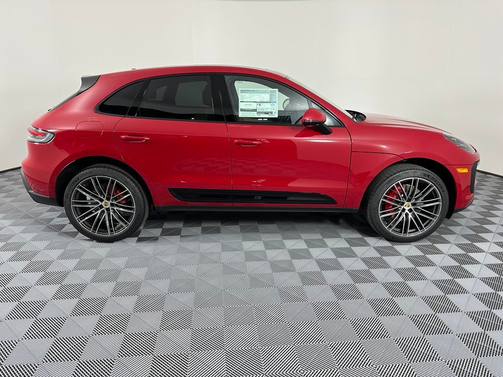 Thumbnail: 2026 Porsche Macan - 11