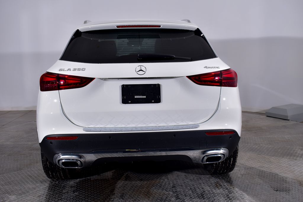 Thumbnail: 2026 Mercedes-Benz GLA - 3