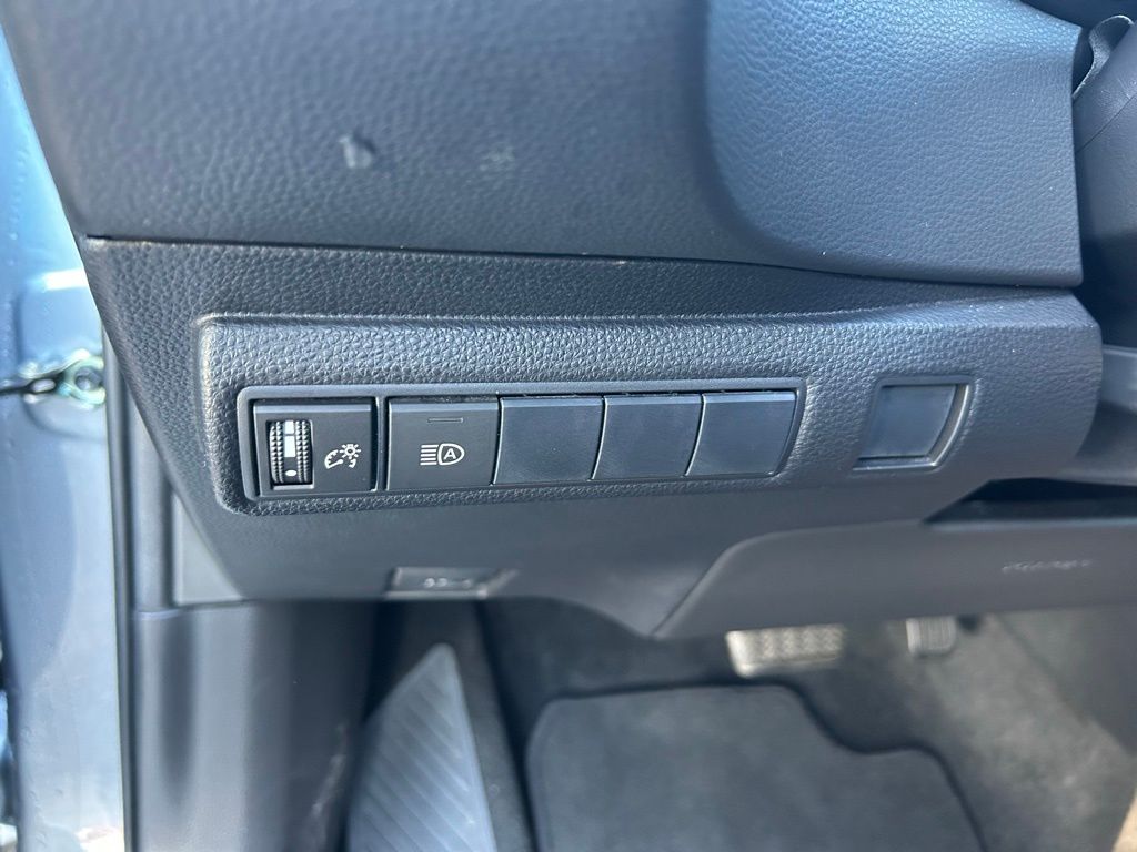 Thumbnail: 2021 Toyota Corolla - 17