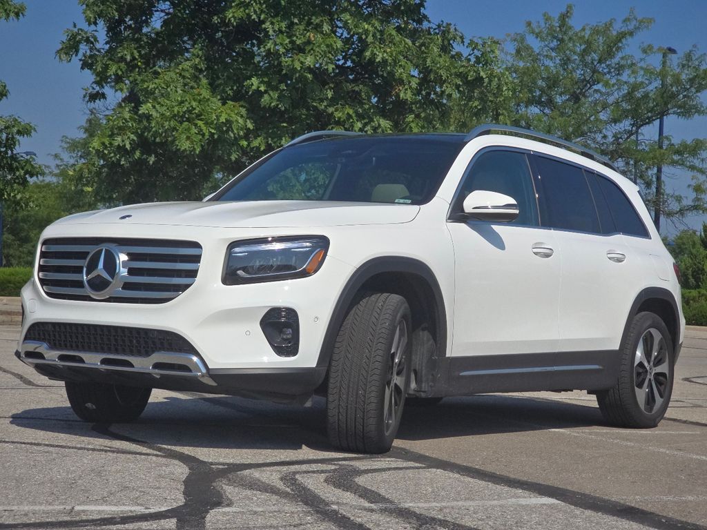 Certified Used 2025 White Mercedes-Benz GLB 250 image 13