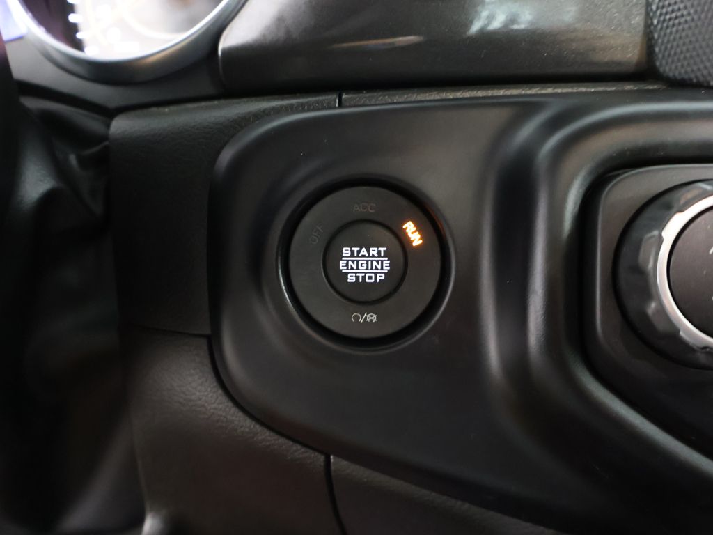 Used 2023 Gray Jeep Altitude image 37