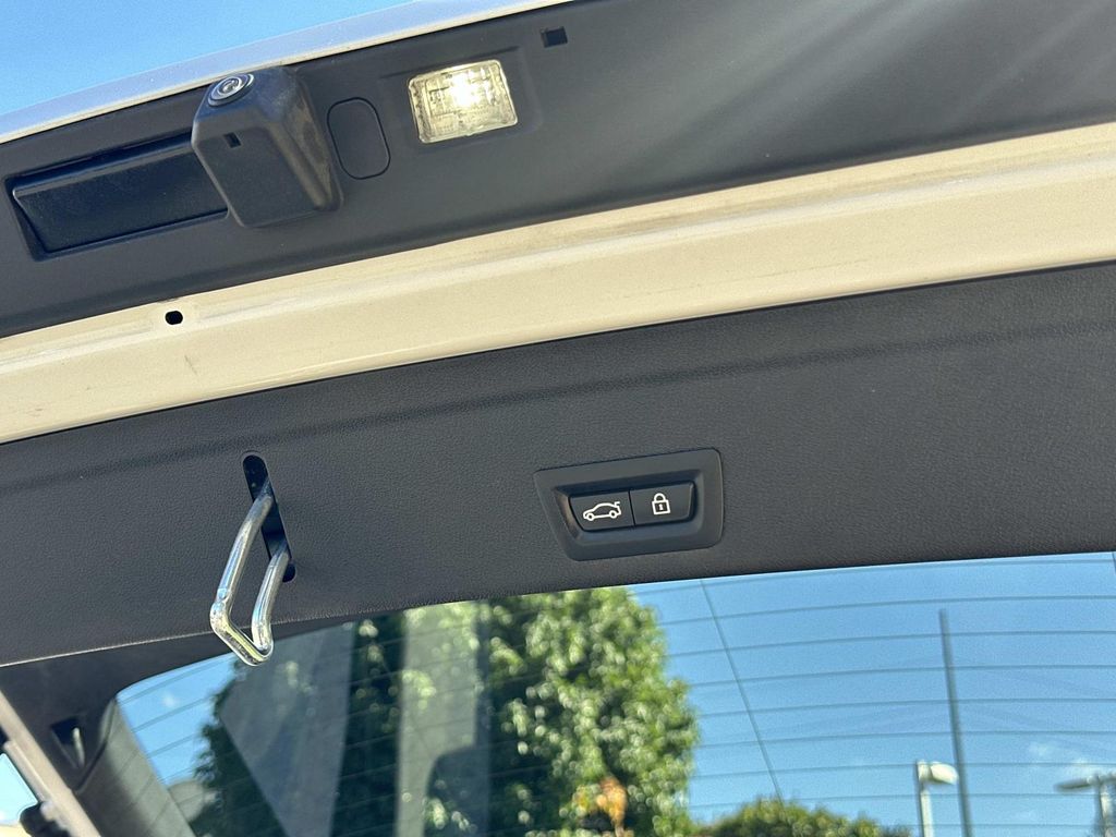 Thumbnail: 2023 BMW X6 - 29