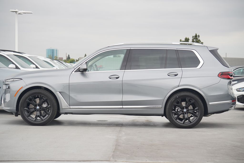 Thumbnail: 2025 BMW X7 - 4