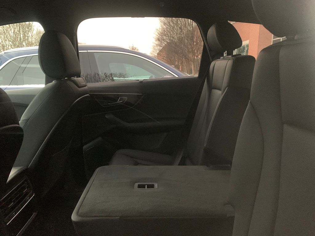 Thumbnail: 2026 Audi Q7 - 5