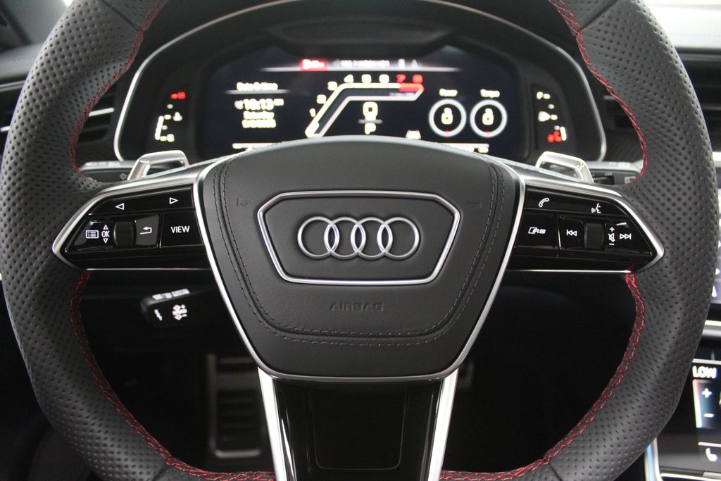 Thumbnail: 2026 Audi RS 6 - 30