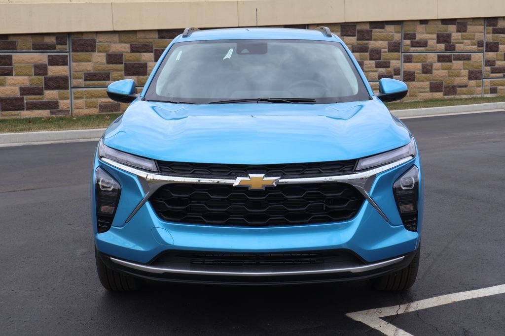 Thumbnail: 2026 Chevrolet Trax - 2