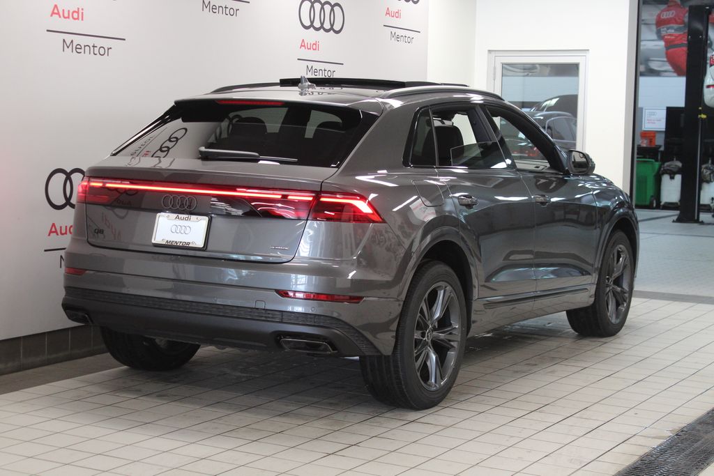 Thumbnail: 2026 Audi Q8 - 6
