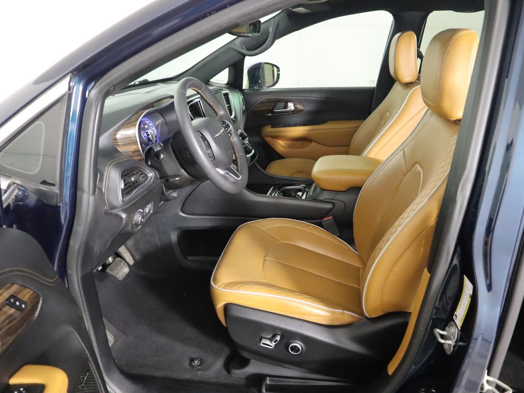 Thumbnail: 2022 Chrysler Pacifica - 19